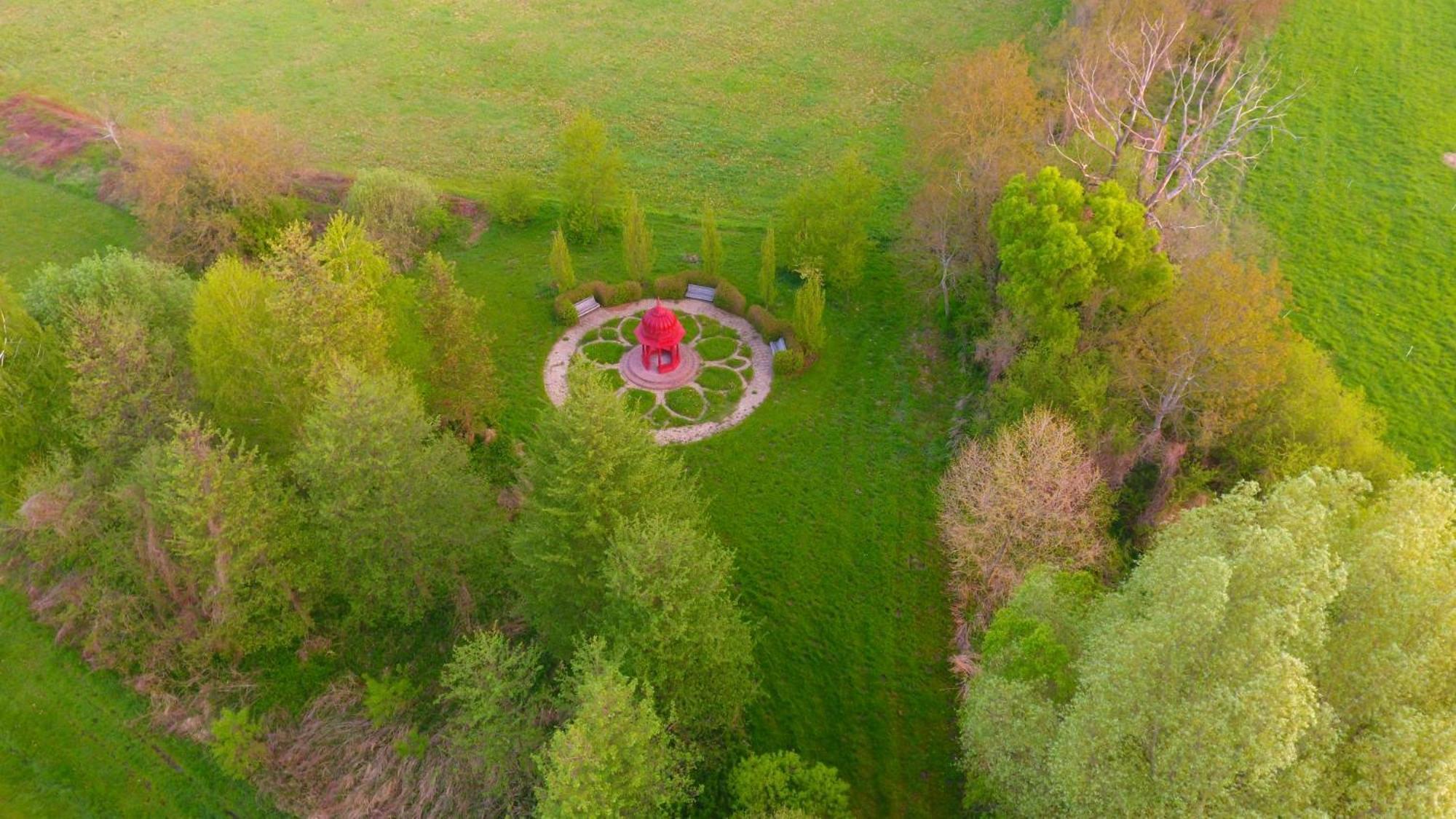 Gurudeva Bhavan Somogyvámos 외부 사진