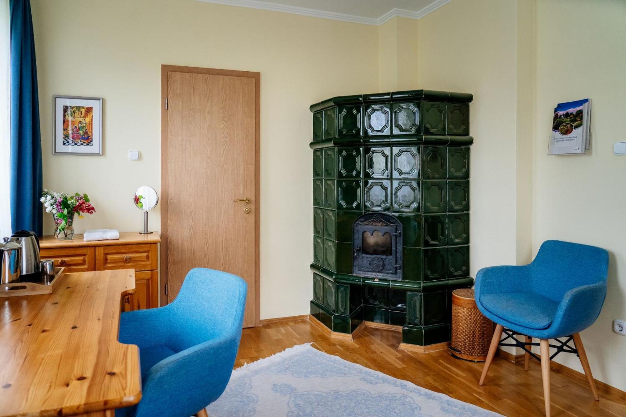 Gurudeva Bhavan Somogyvámos 외부 사진