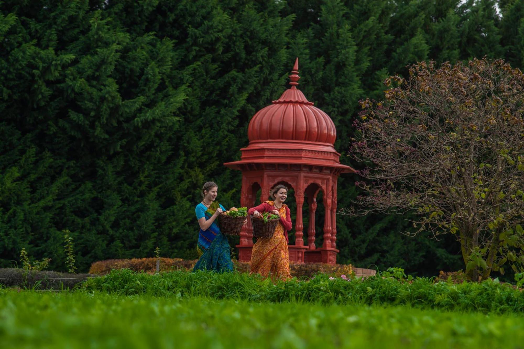 Gurudeva Bhavan Somogyvámos 외부 사진