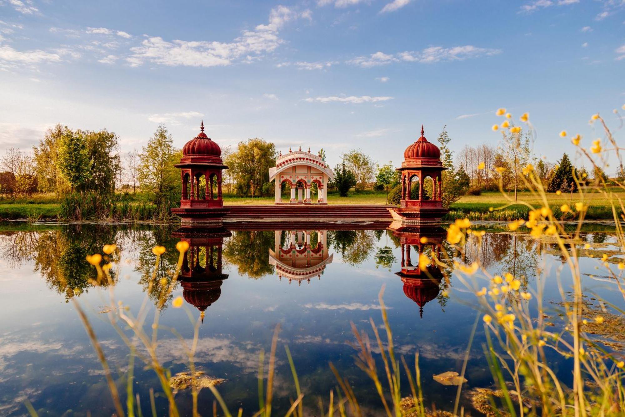 Gurudeva Bhavan Somogyvámos 외부 사진